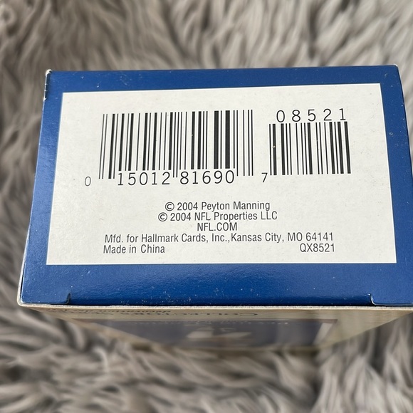 Peyton Manning Football Legends Collectors Series. - Picture 3 of 7